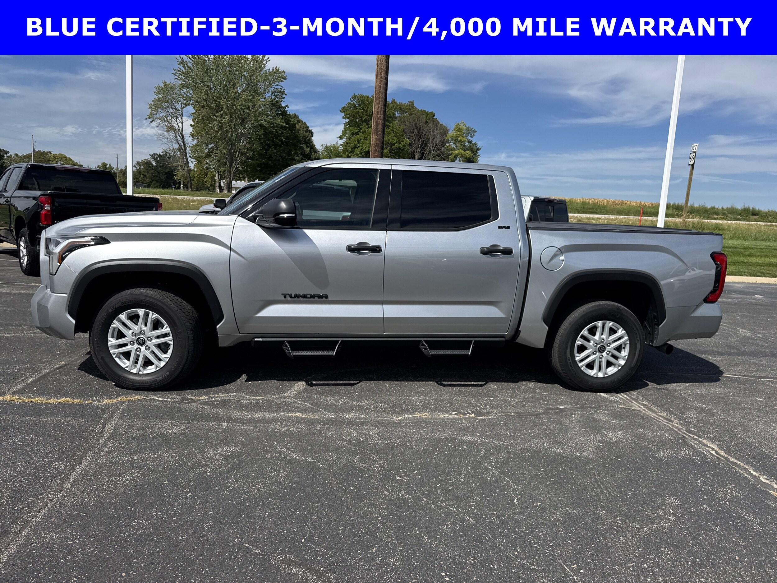 2022 Toyota Tundra CrewMax SR5 photo 2
