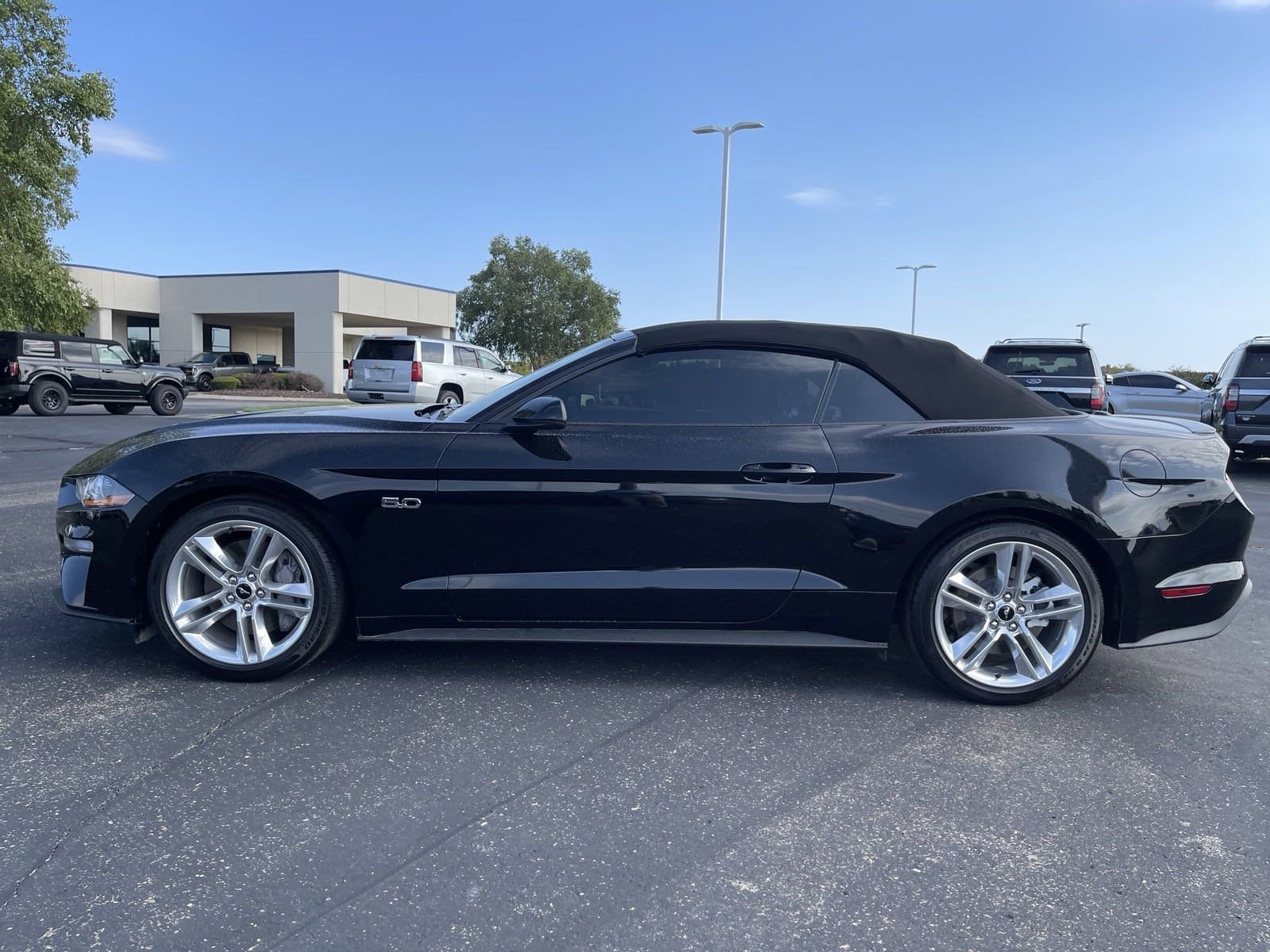 Used 2021 Ford Mustang GT Premium with VIN 1FATP8FF8M5140749 for sale in Kansas City