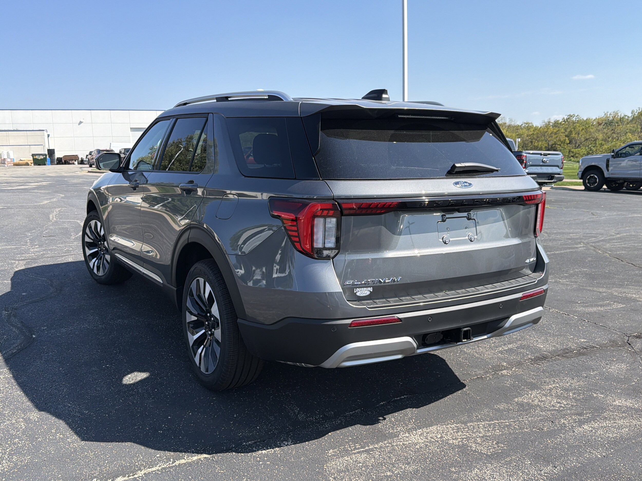 2025 Ford Explorer Platinum photo 3
