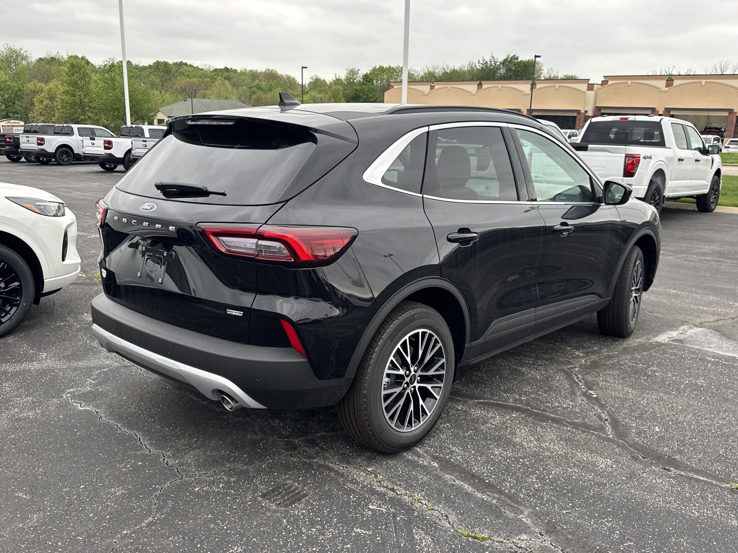 2025 Ford Escape Plug-In Hybrid photo 3