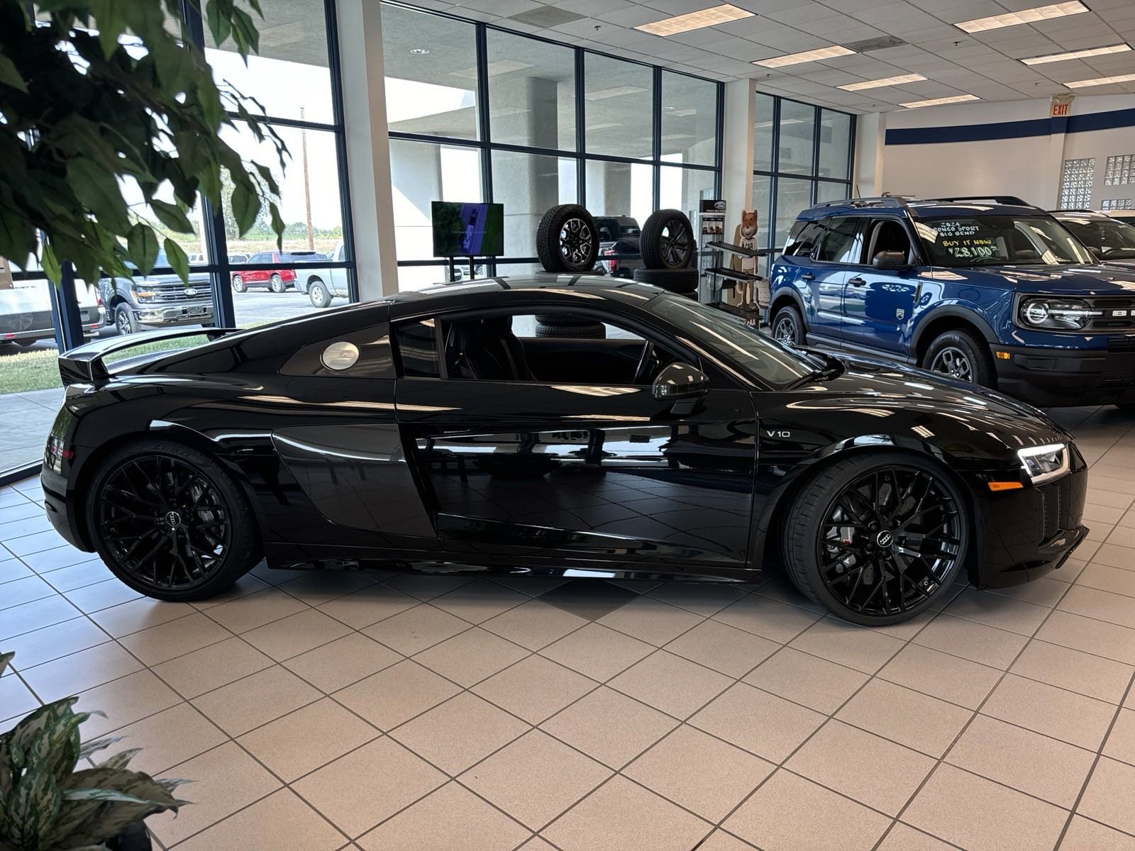 Used 2018 Audi R8 Base with VIN WUAKBAFX6J7900779 for sale in Louisburg, KS