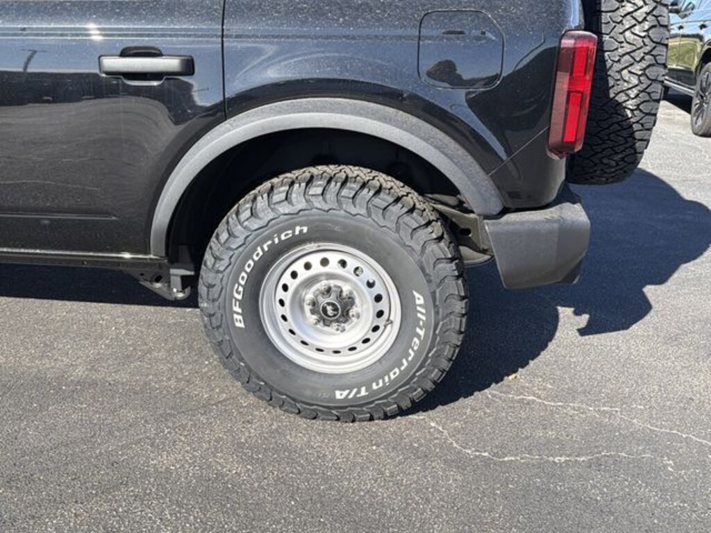 New 2025 Ford Bronco Base Soft Top 4x4 SUV
