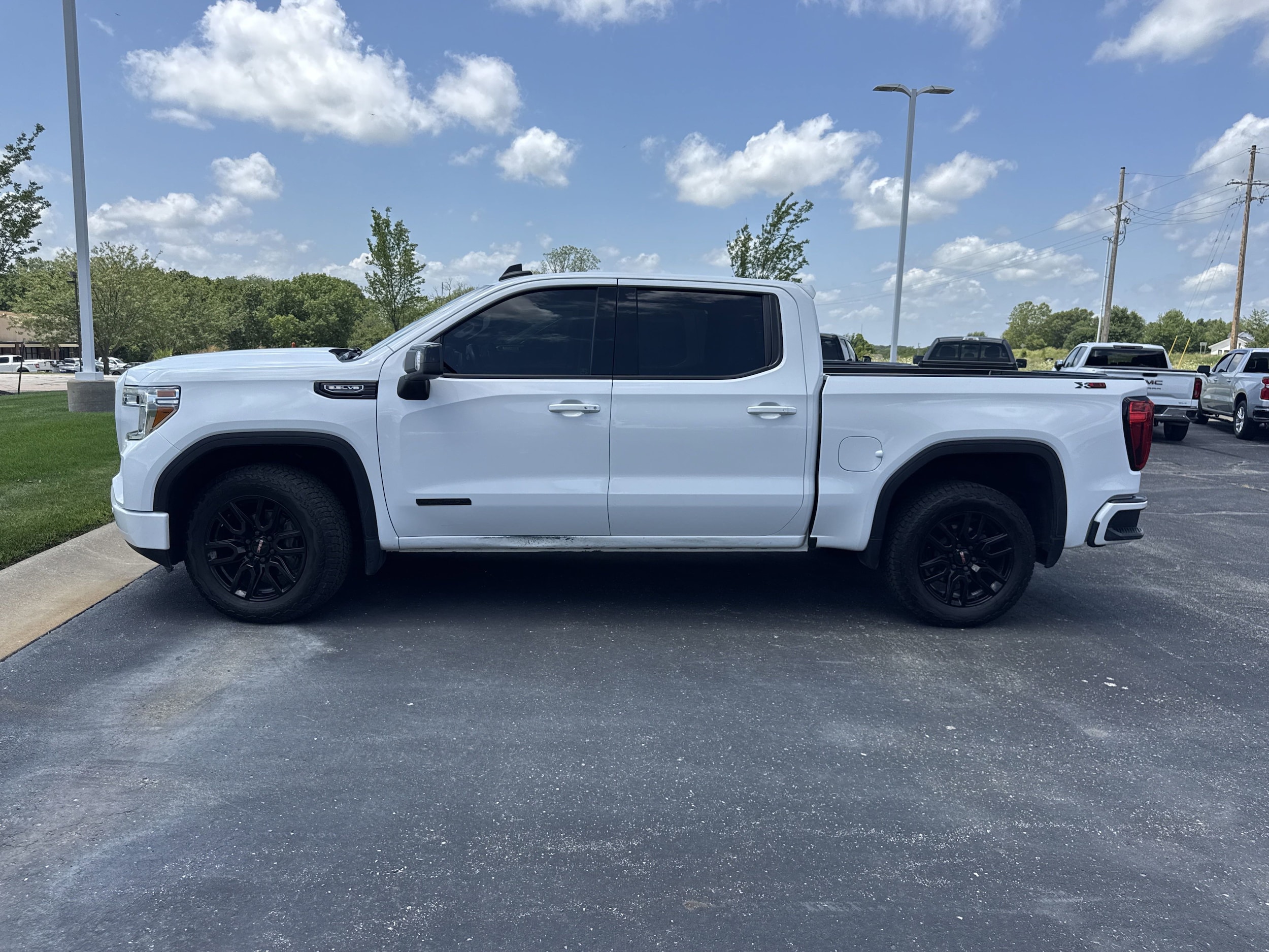 Used 2021 GMC Sierra 1500 Elevation with VIN 3GTU9CED0MG235696 for sale in Kansas City