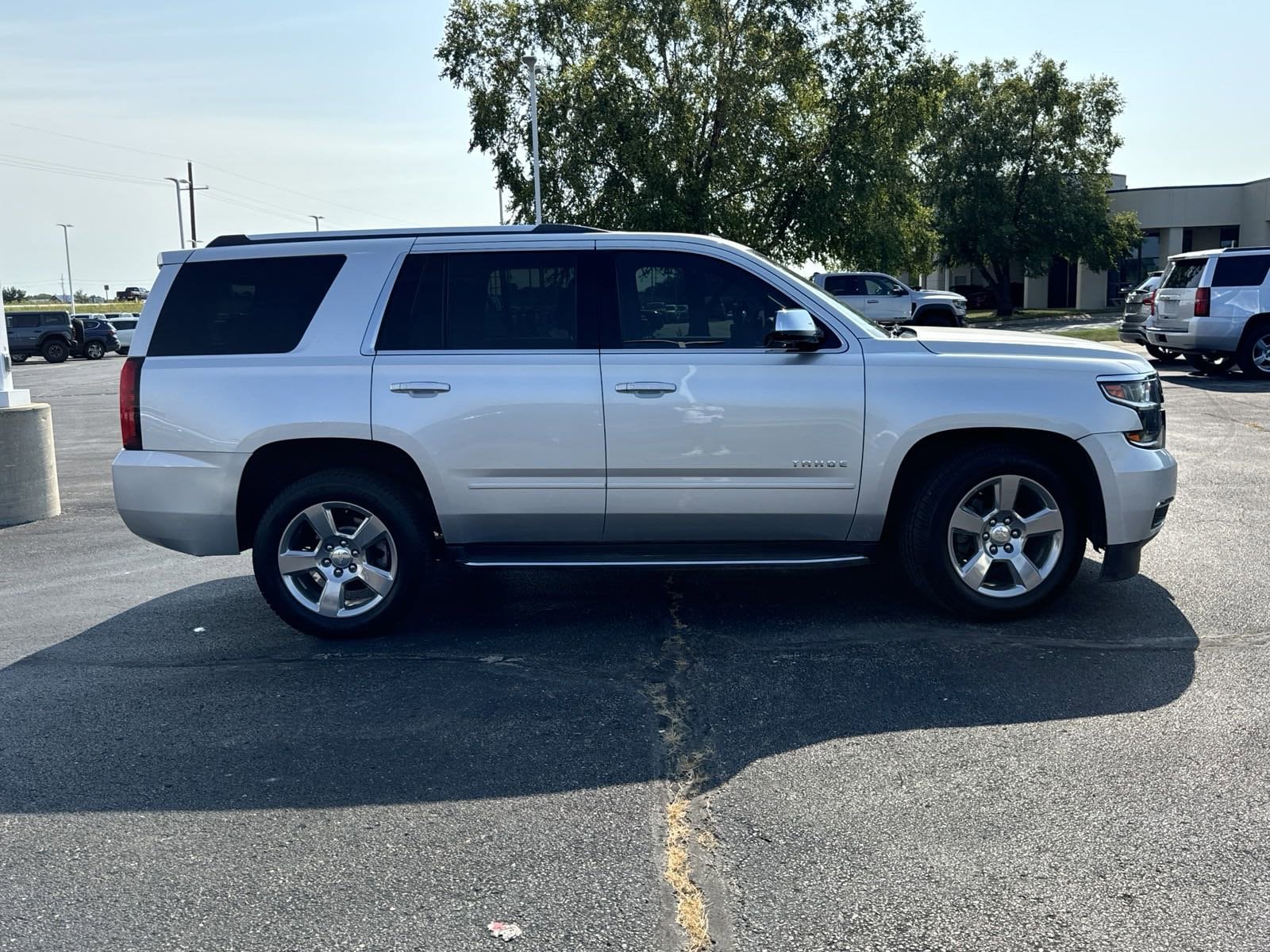 Used 2018 Chevrolet Tahoe Premier with VIN 1GNSKCKC0JR243744 for sale in Kansas City