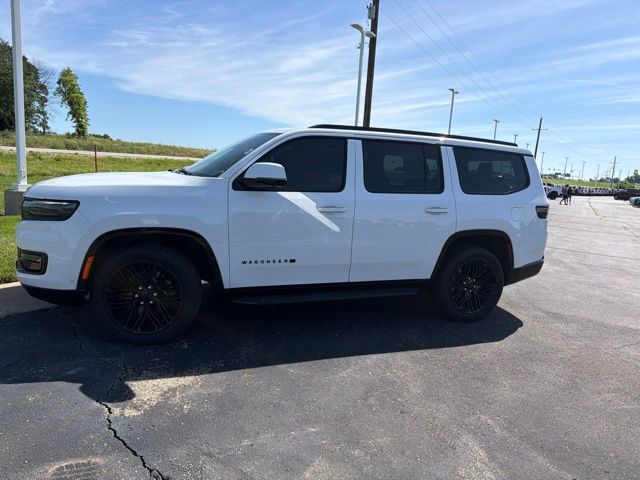 Used 2022 Jeep Wagoneer Series III with VIN 1C4SJVDT0NS214294 for sale in Kansas City