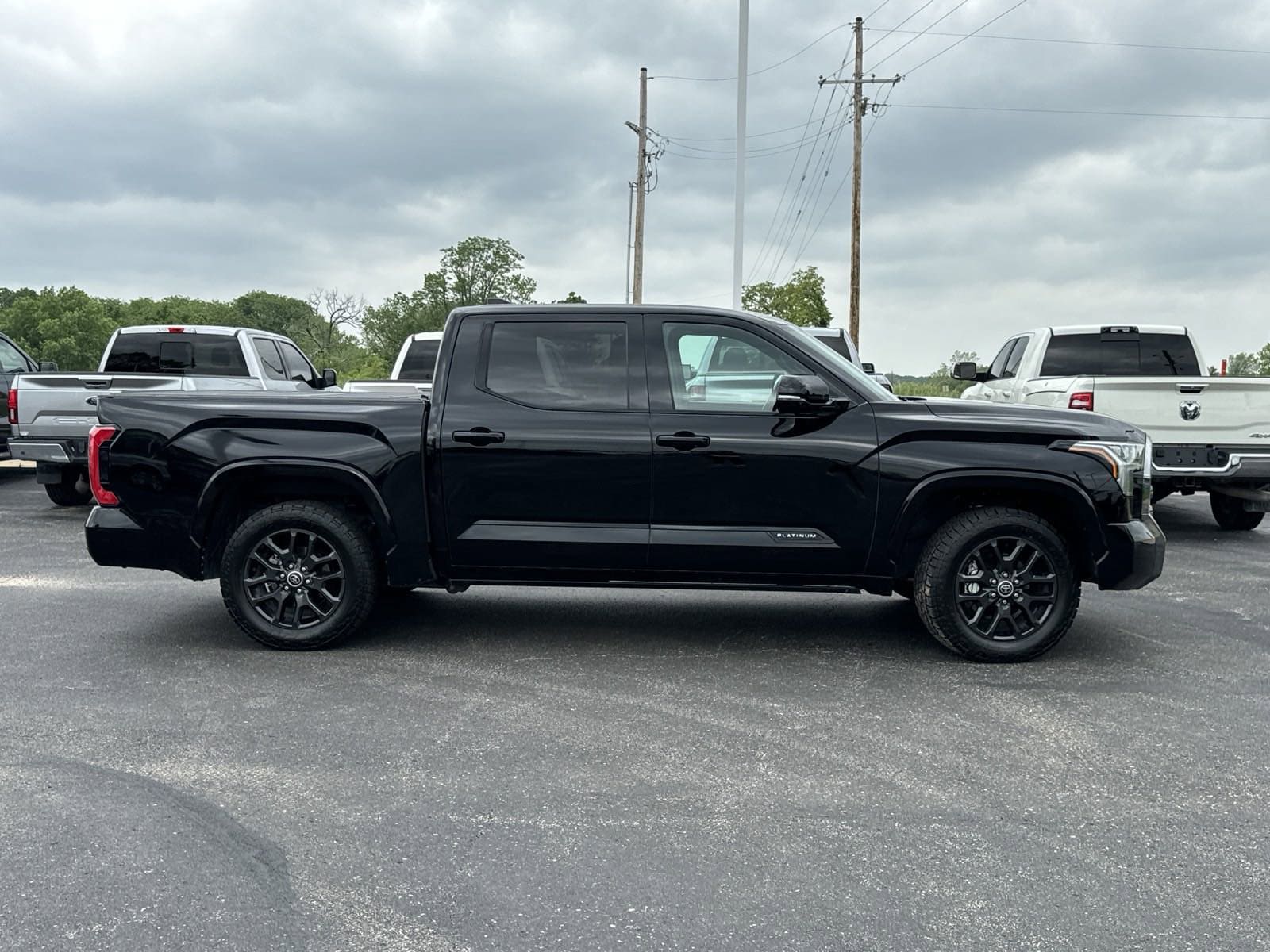 Certified 2022 Toyota Tundra Platinum with VIN 5TFNA5DB8NX035489 for sale in Kansas City