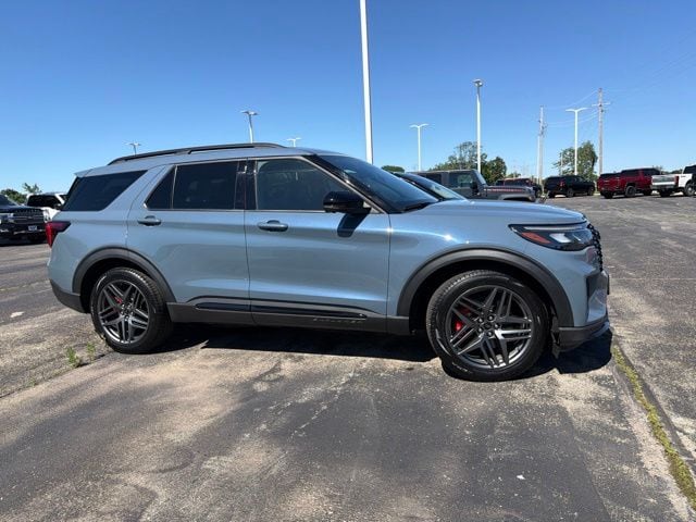 Used 2025 Ford Explorer ST with VIN 1FMWK8GC8SGB73709 for sale in Kansas City