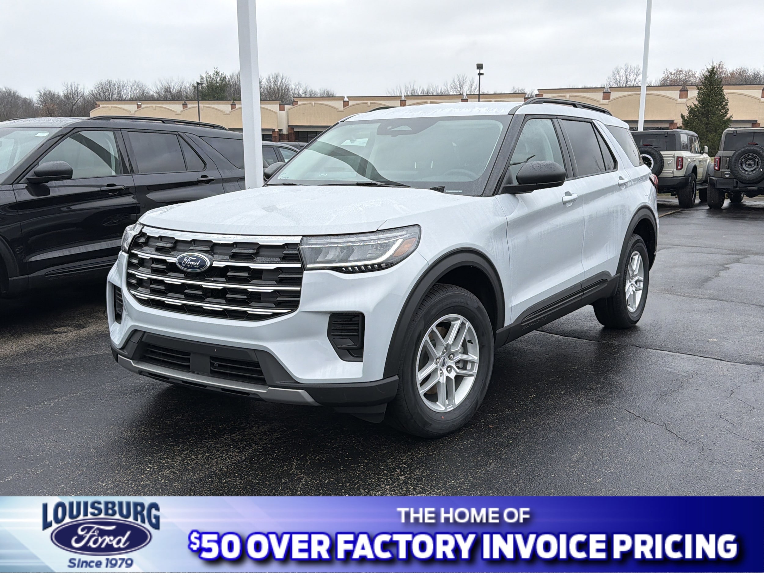 2026 Ford Explorer Active's photo