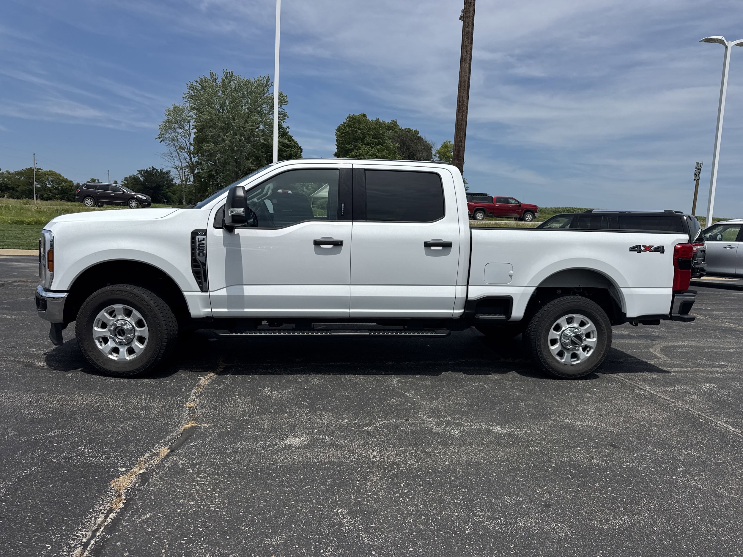 Used 2024 Ford F-250 Super Duty XLT with VIN 1FT7W2BN1REE57434 for sale in Kansas City