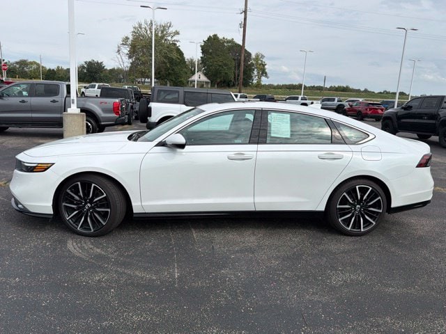 Used 2024 Honda Accord Hybrid Touring with VIN 1HGCY2F83RA090302 for sale in Kansas City