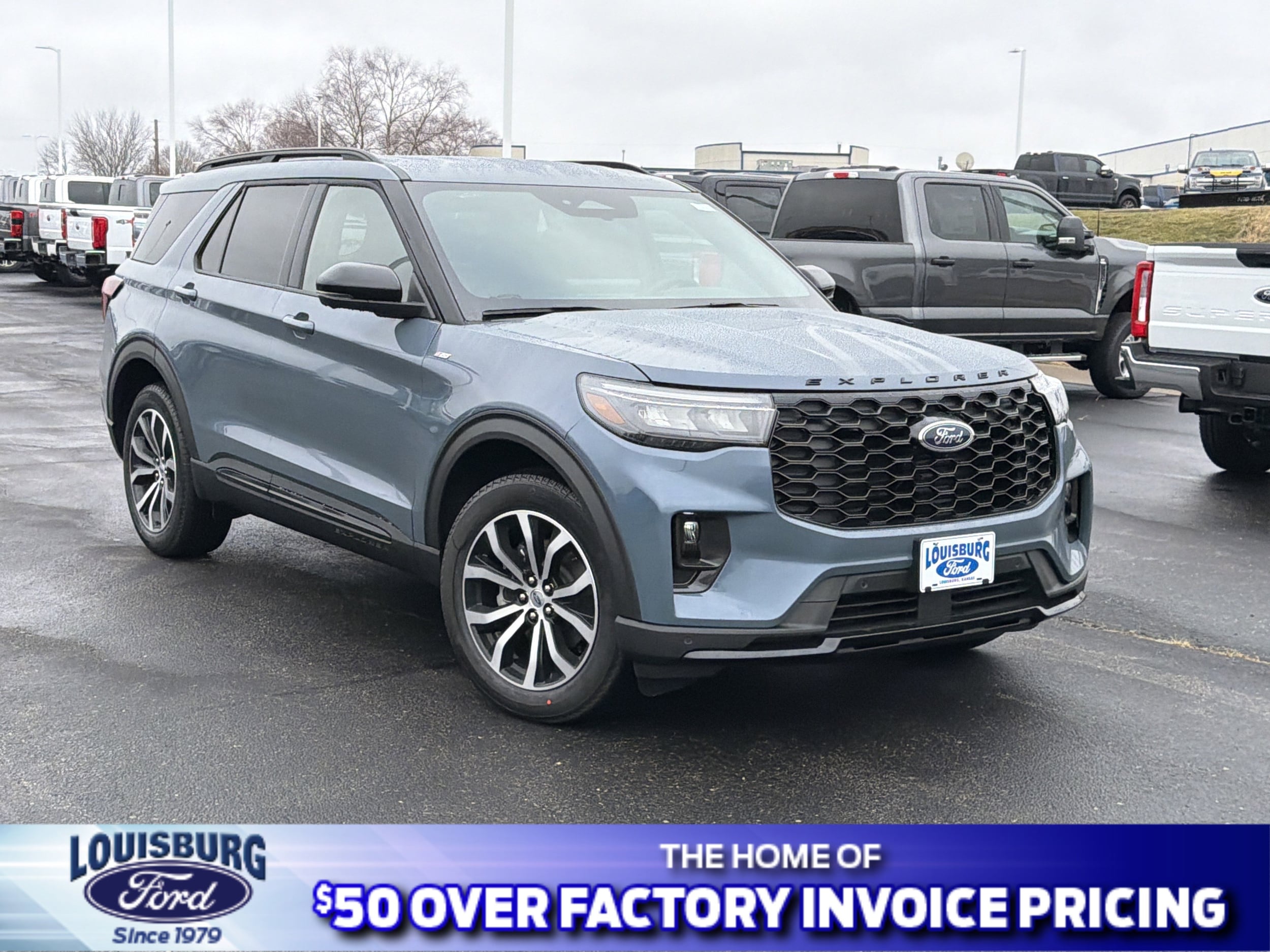 2026 Ford Explorer ST-LINE's photo