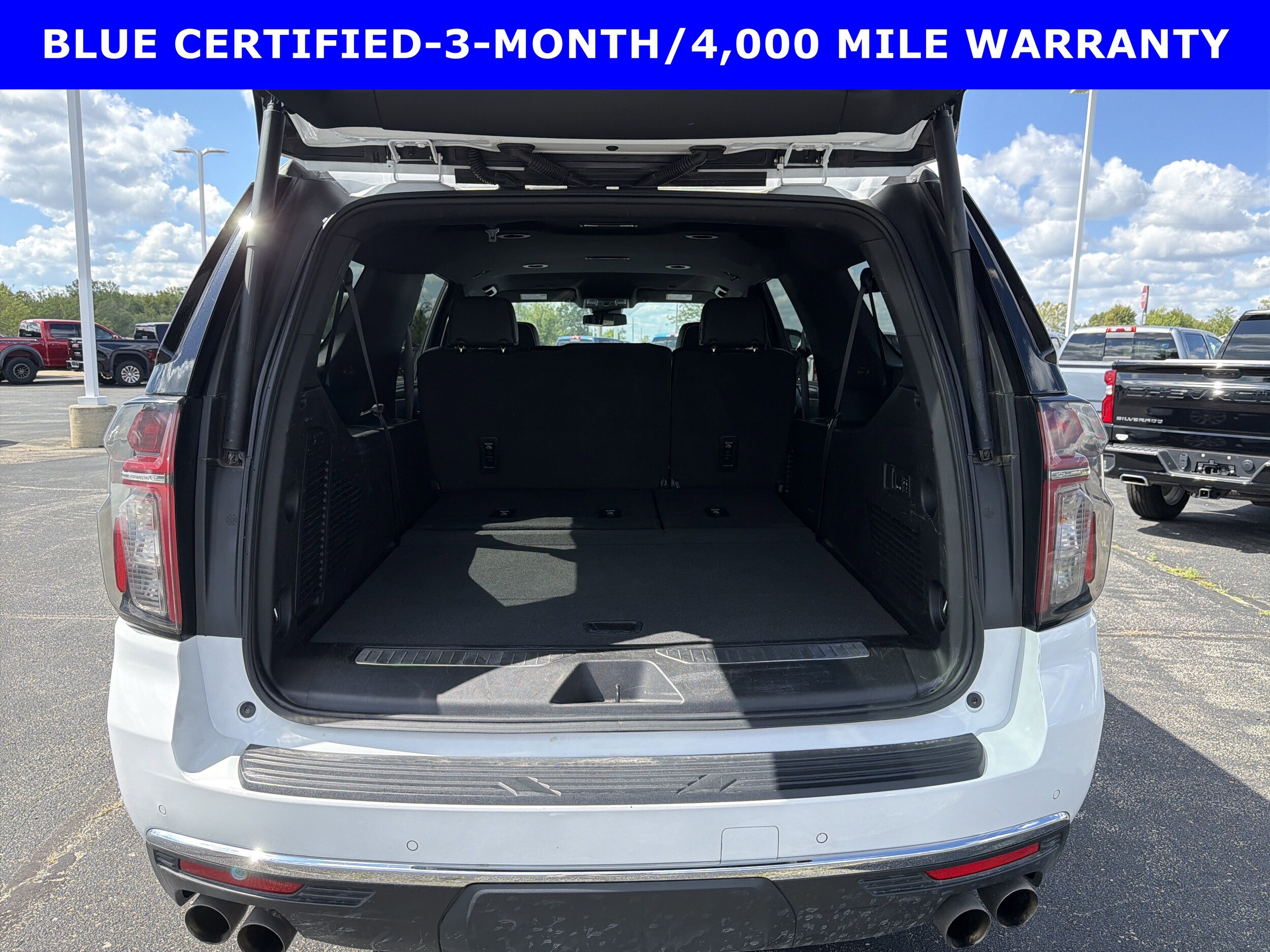 2024 Chevrolet Suburban Premier photo 3