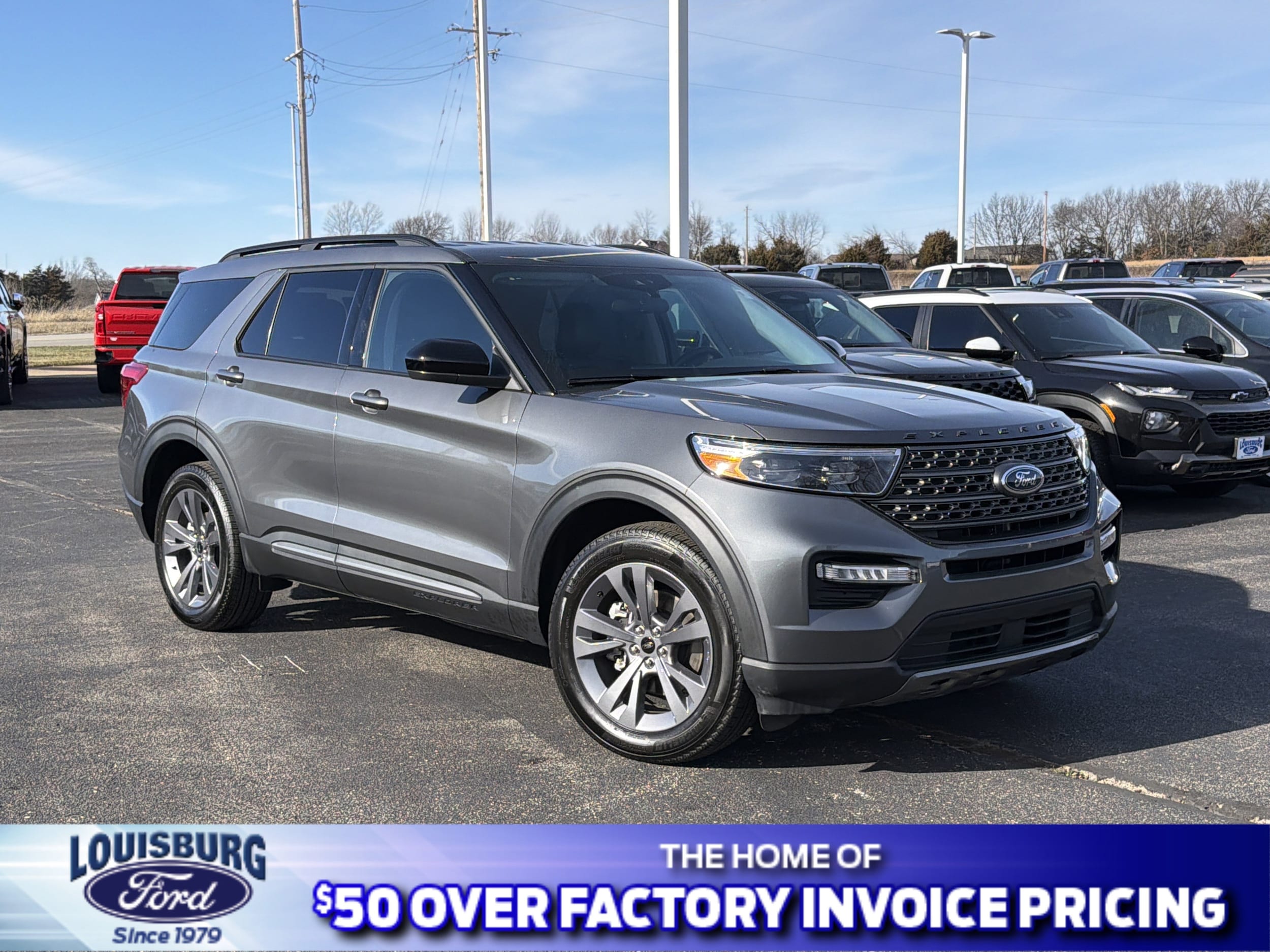 2023 Ford Explorer XLT's photo