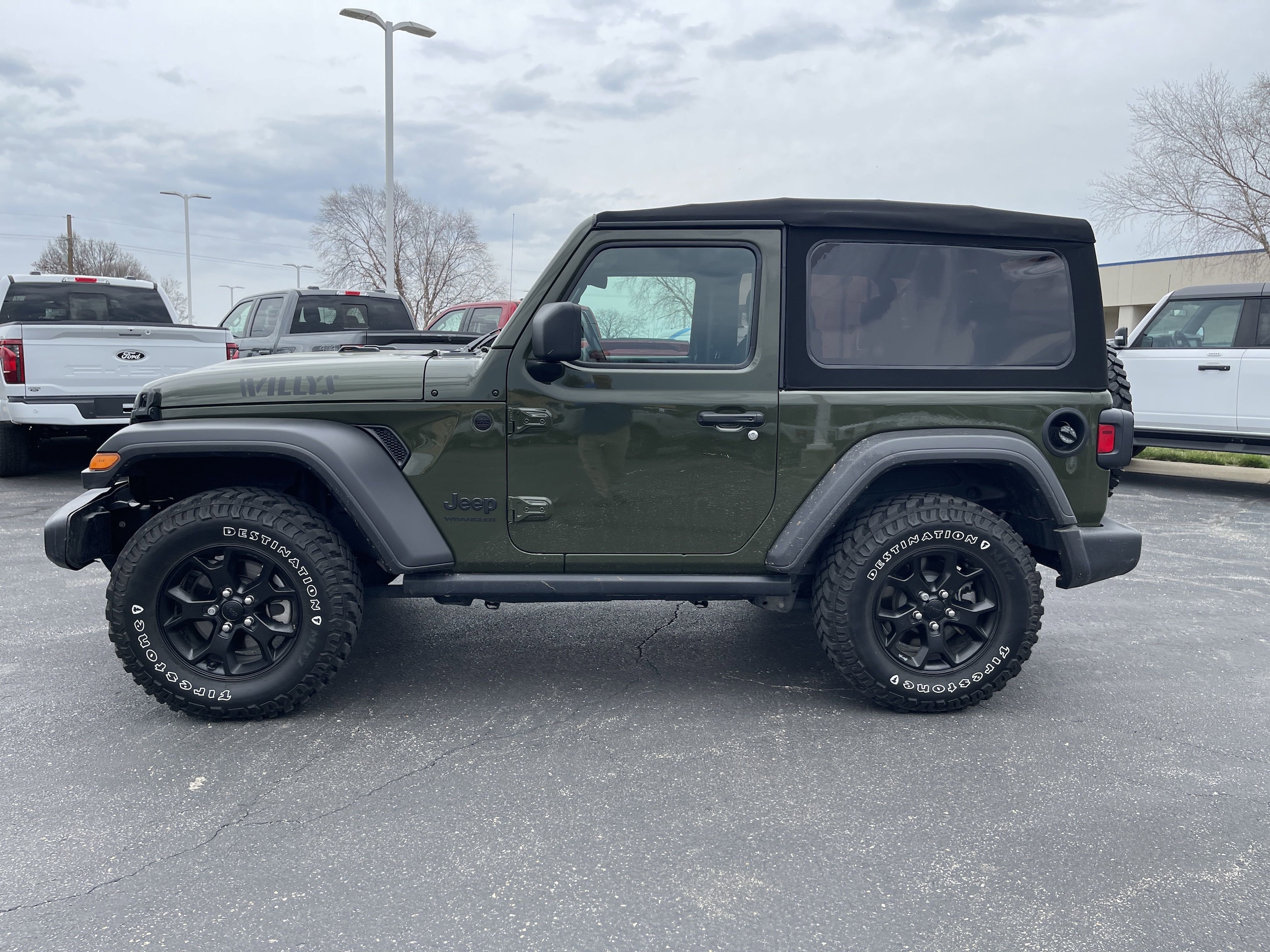 Used 2022 Jeep Wrangler Willys with VIN 1C4GJXAG9NW201402 for sale in Kansas City
