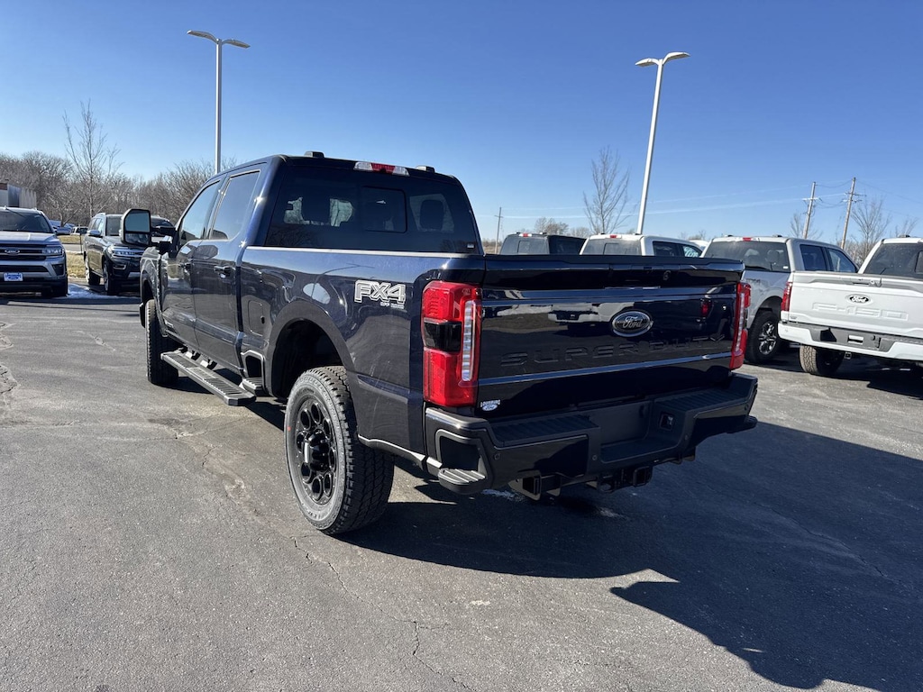 New 2025 Ford F-250 Crew Cab Lariat 4x4 Truck