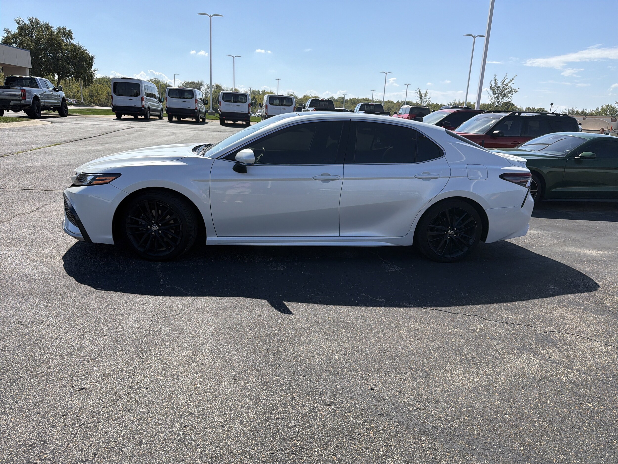 2022 Toyota Camry XSE photo 2