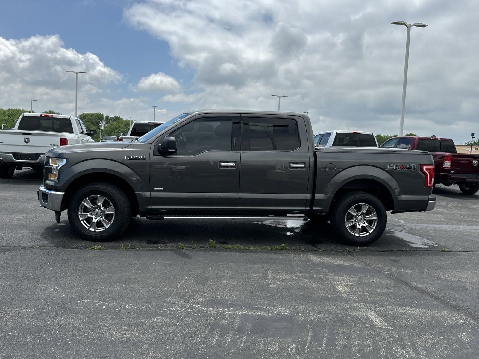 Used 2017 Ford F-150 XLT with VIN 1FTEW1EP8HKC98099 for sale in Kansas City