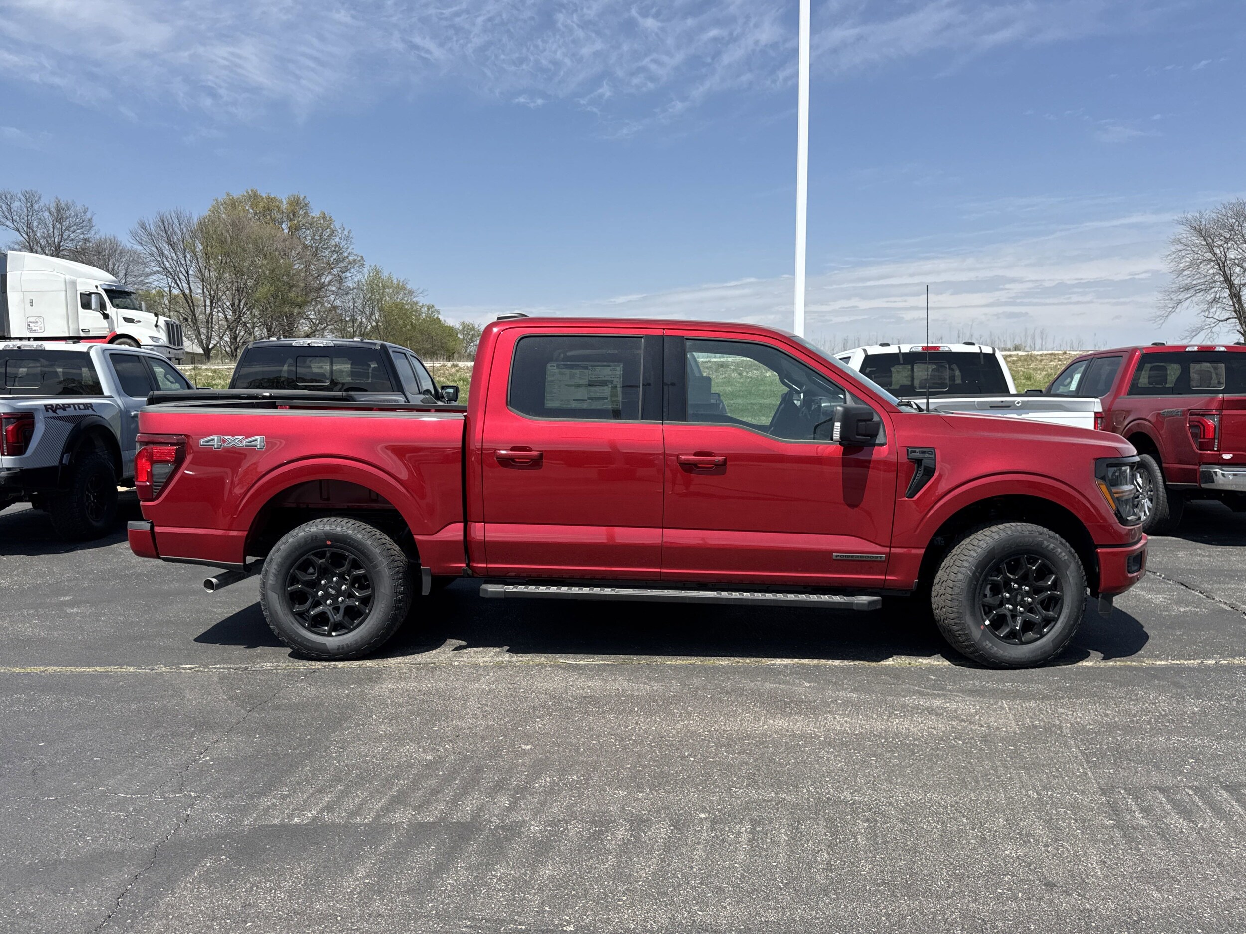 2025 Ford F-150 XLT photo 2