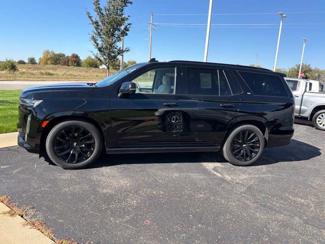 Used 2021 Cadillac Escalade Sport Platinum with VIN 1GYS4GKL3MR213372 for sale in Kansas City
