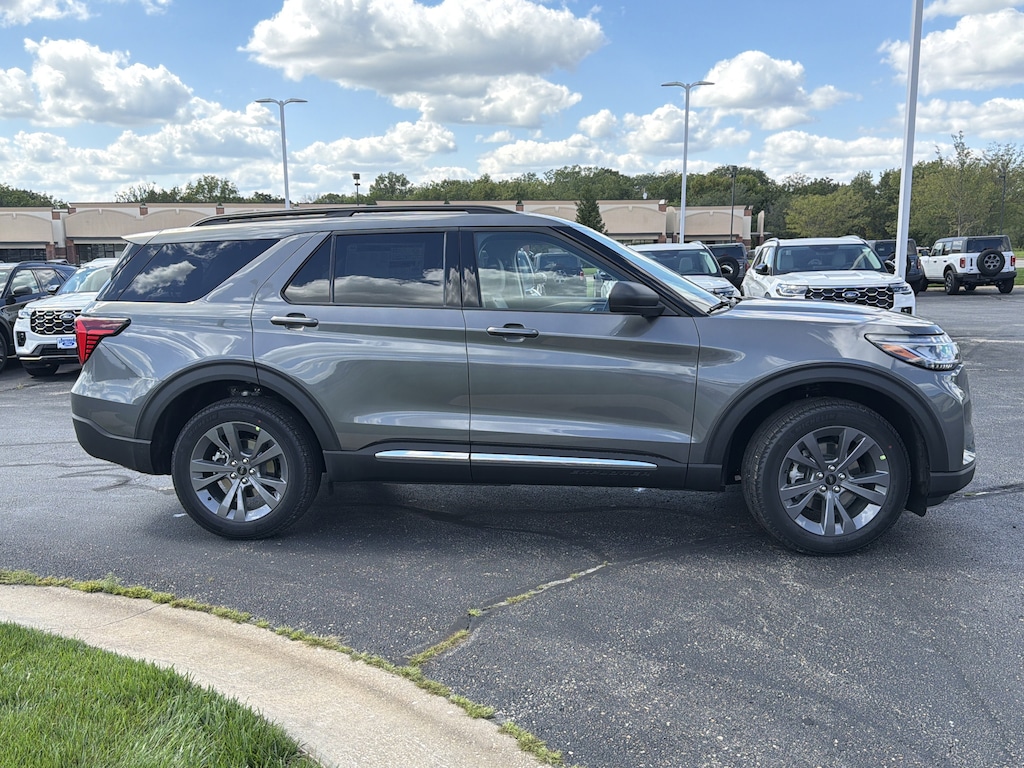 New 2025 Ford Explorer Active 4x4 SUV