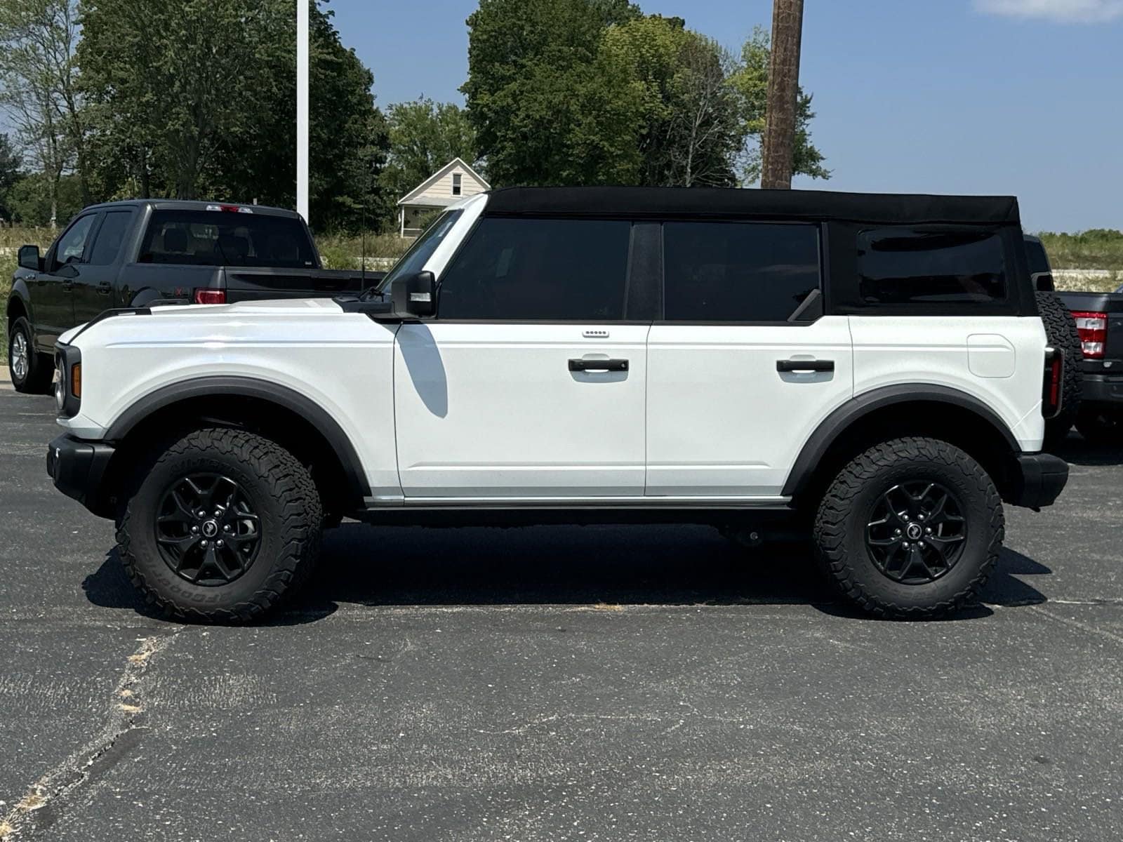 Used 2023 Ford Bronco 4-Door Badlands with VIN 1FMEE5DH7PLB80358 for sale in Kansas City