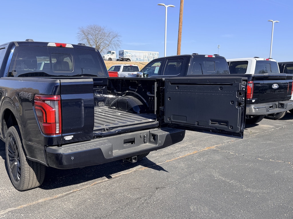 New 2025 Ford F-150 Supercrew Platinum 4x4 Truck