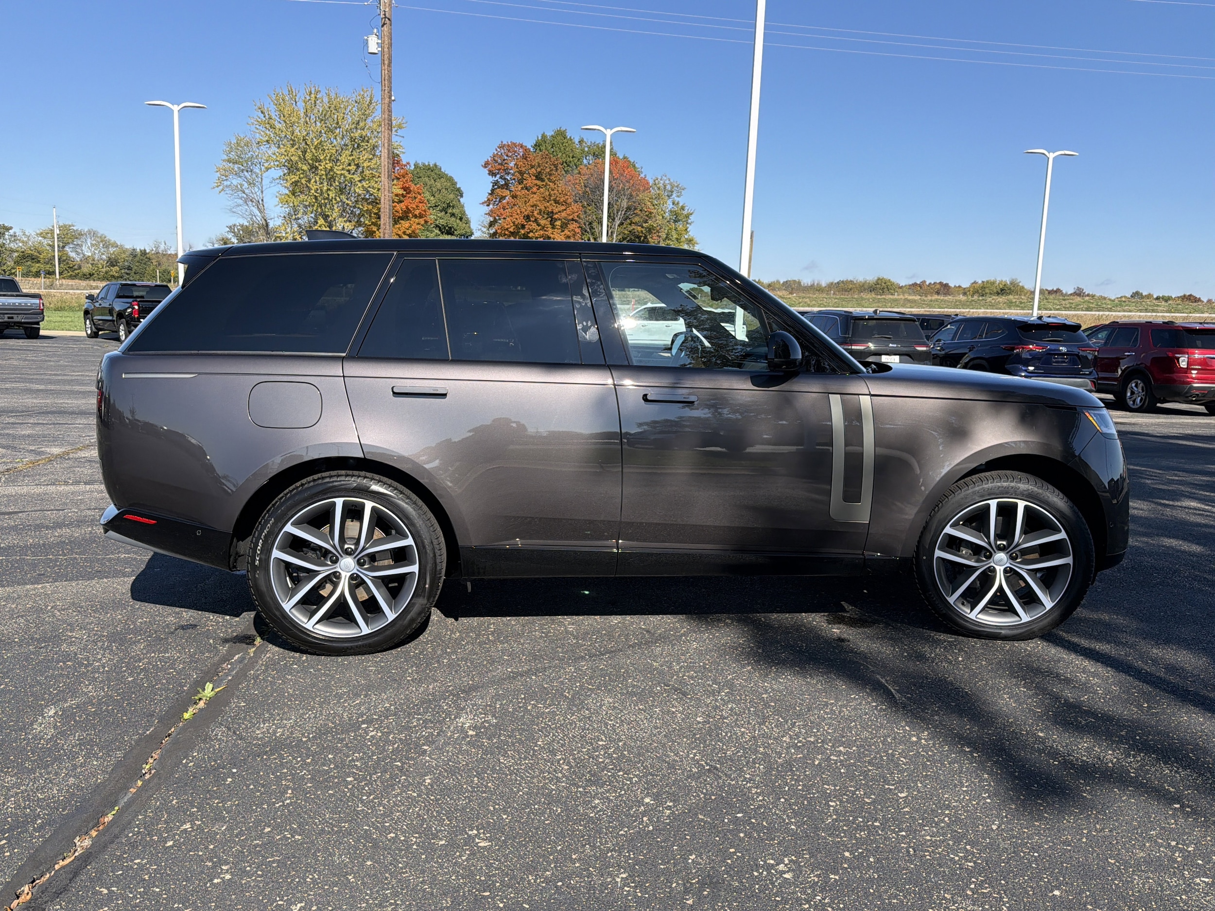 Used 2025 Land Rover Range Rover SE with VIN SALKP9FUXSA285539 for sale in Kansas City