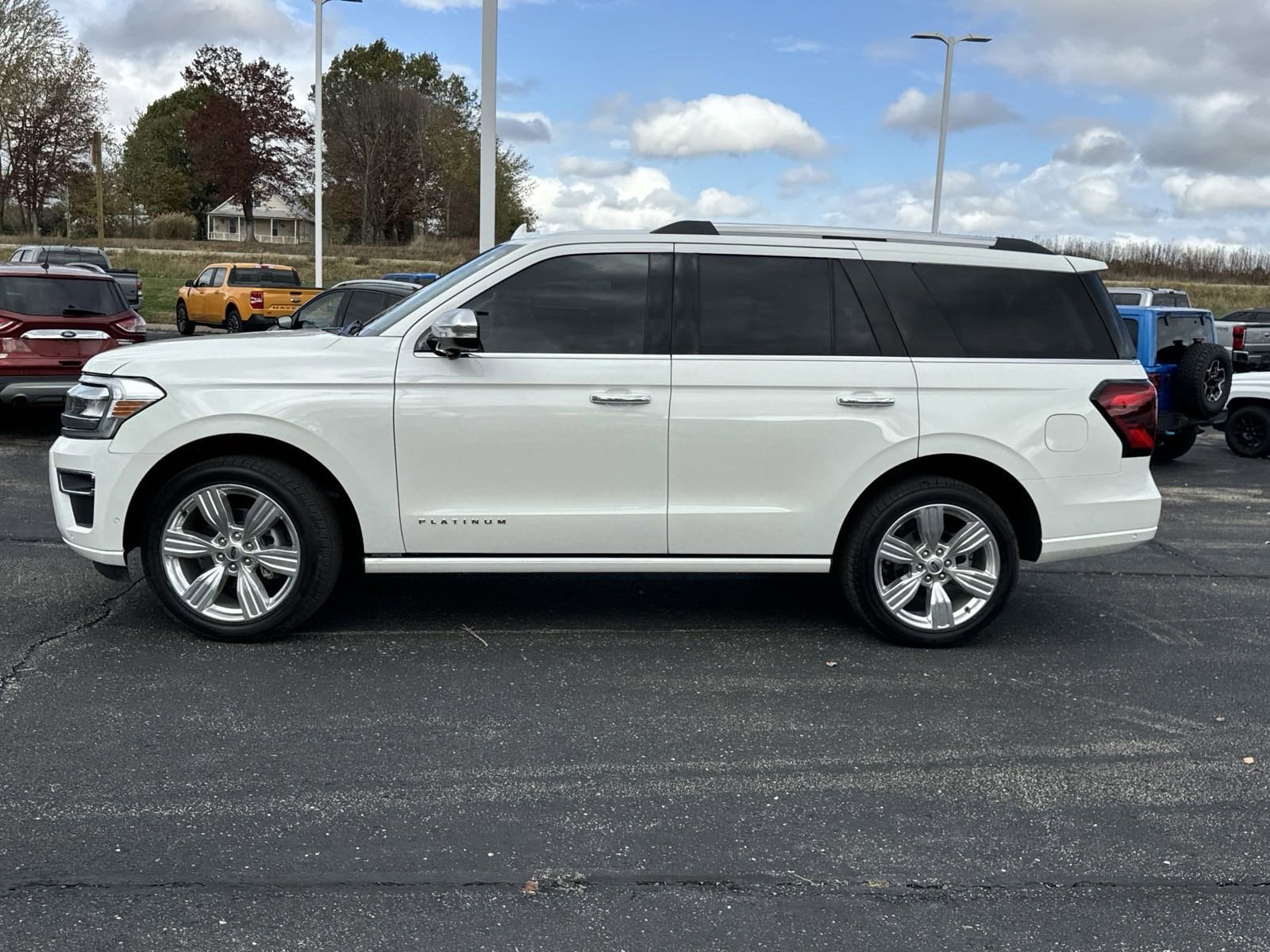 Used 2024 Ford Expedition Platinum with VIN 1FMJU1M80REA29847 for sale in Kansas City