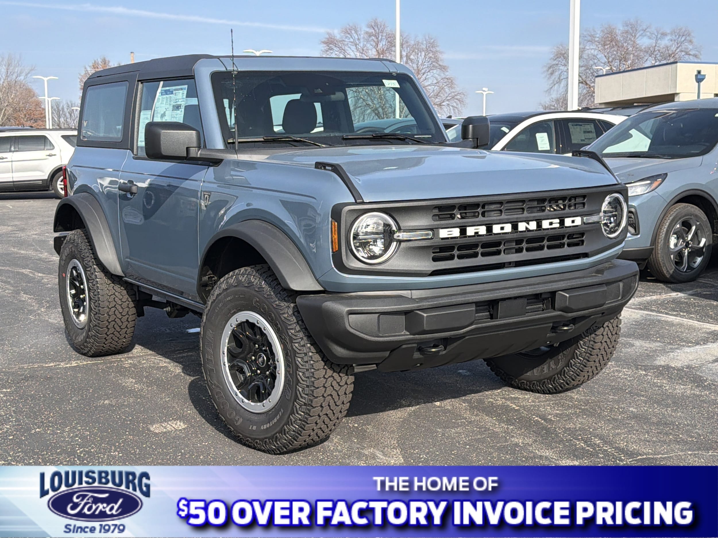 2025 Ford Bronco 2-Door Base's photo