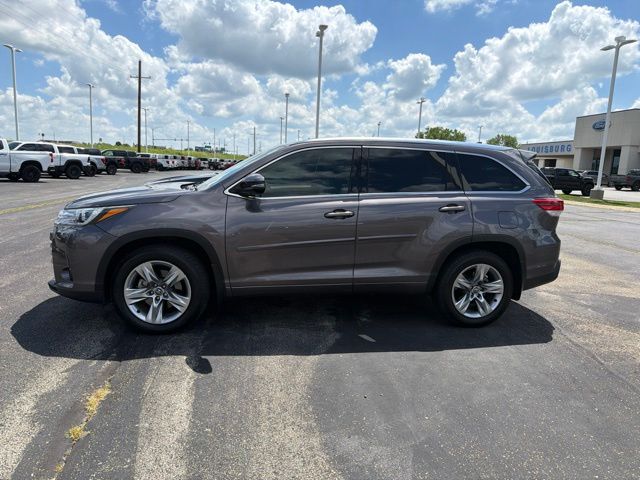Used 2019 Toyota Highlander Limited with VIN 5TDDZRFH2KS953432 for sale in Kansas City