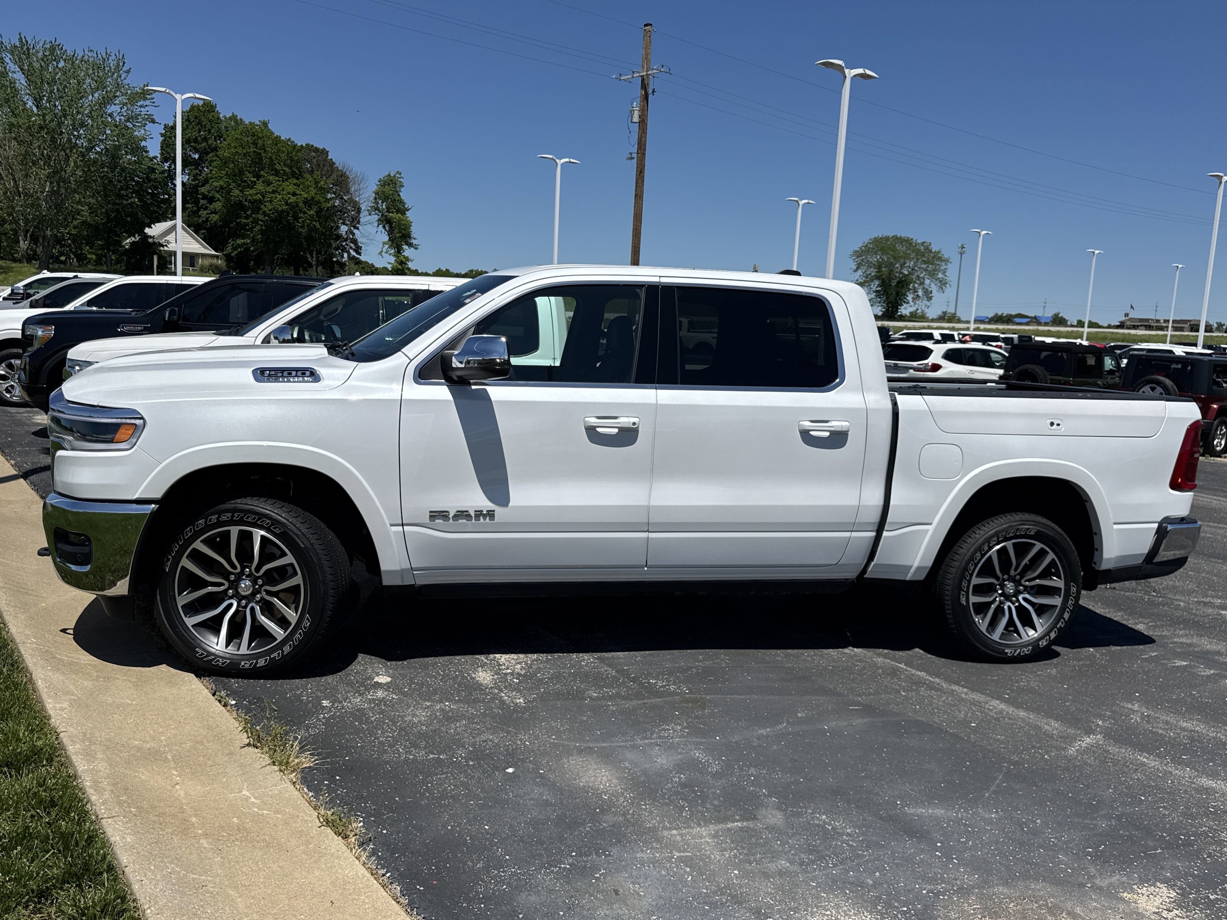 Used 2025 RAM Ram 1500 Pickup Limited with VIN 1C6SRFHP6SN556474 for sale in Kansas City