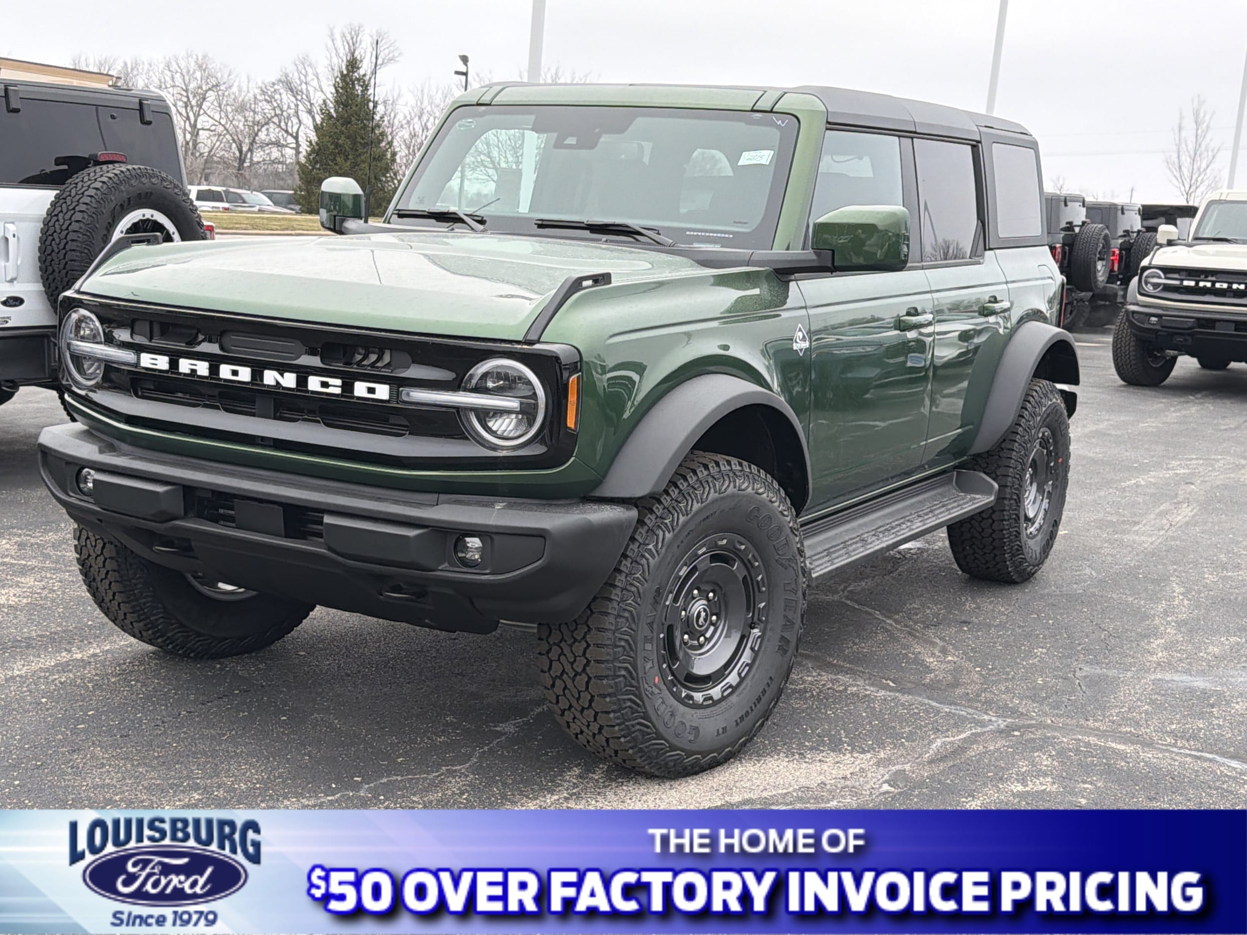 2025 Ford Bronco 4-Door Outer Banks's photo