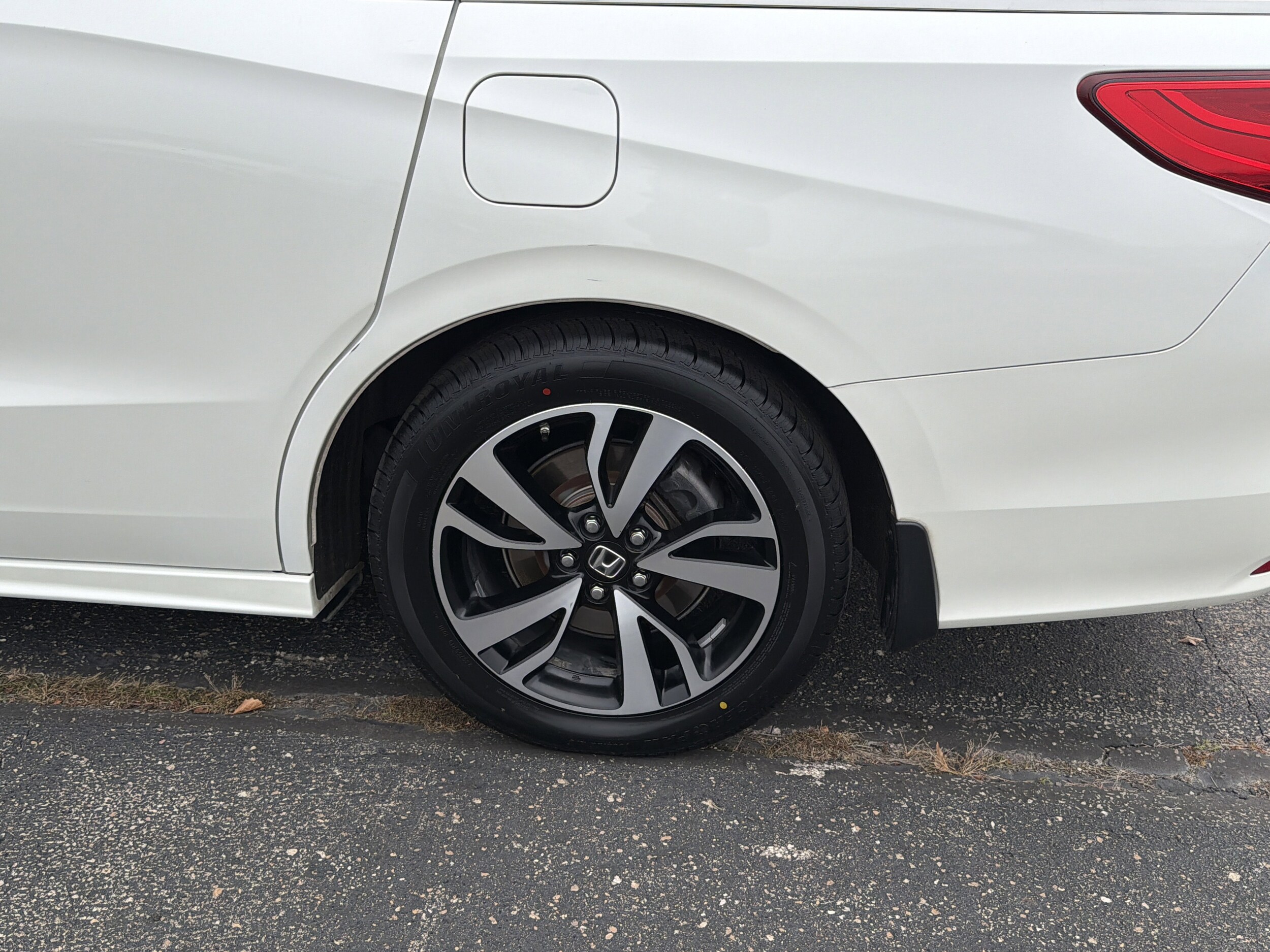 2018 Honda Odyssey Elite photo 3