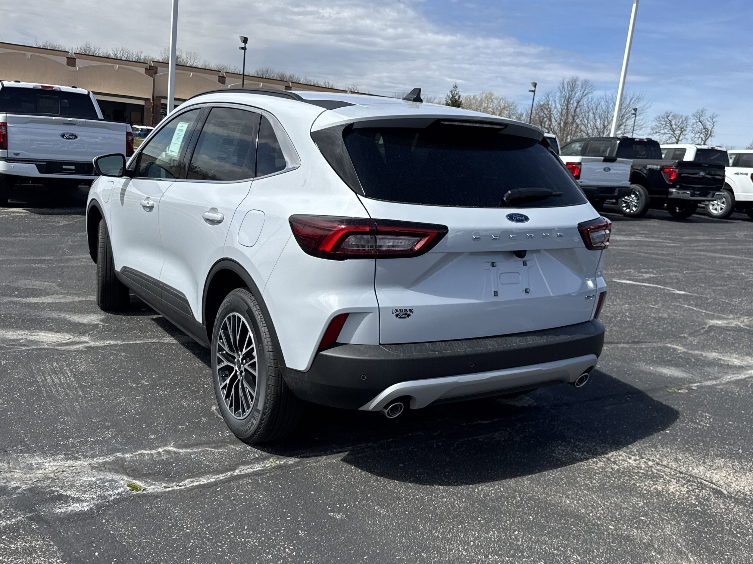 2025 Ford Escape Plug-In Hybrid photo 3