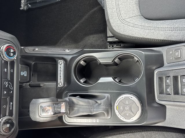 2025 Ford Bronco 4-Door Base - Photo 13