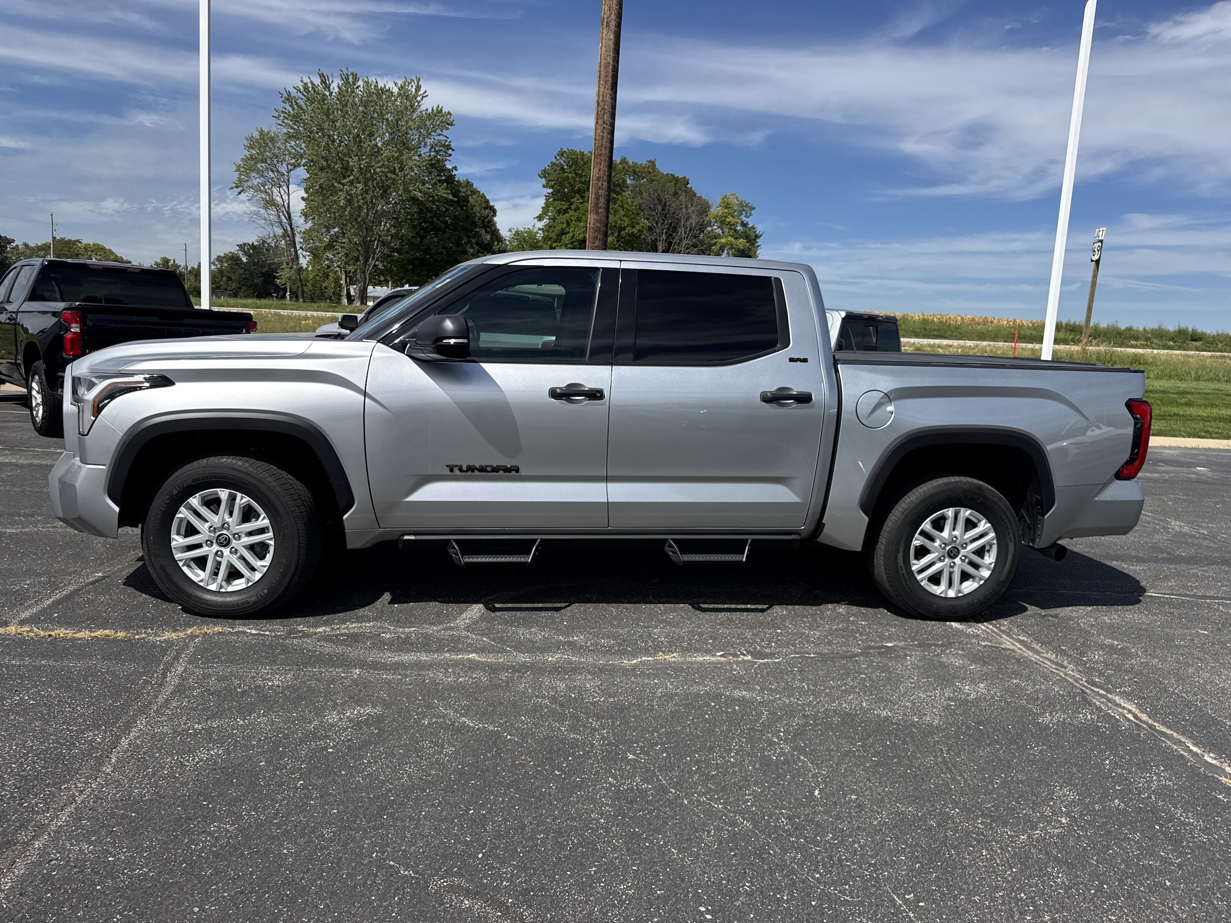 Used 2022 Toyota Tundra SR5 with VIN 5TFLA5DB0NX053797 for sale in Kansas City
