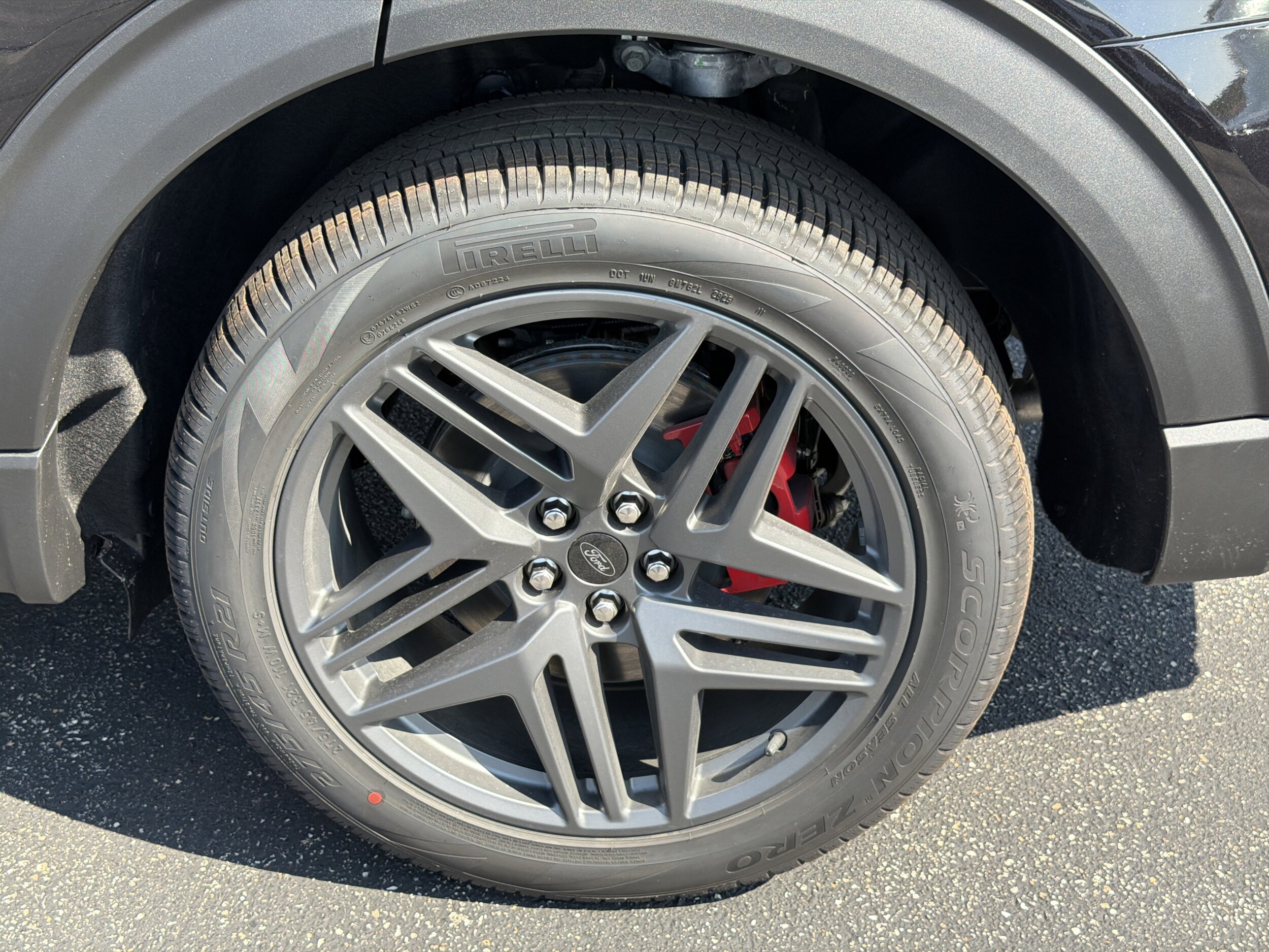 2025 Ford Explorer ST-Line photo 3