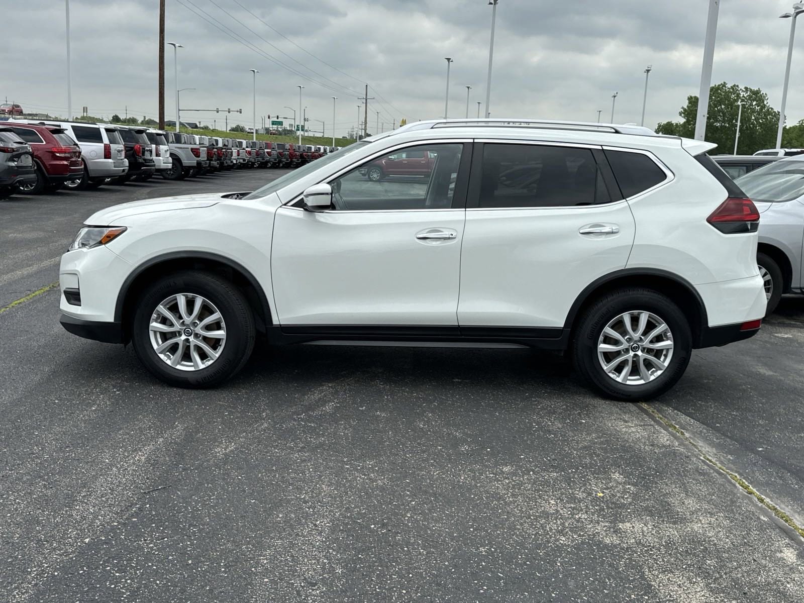 Certified 2020 Nissan Rogue S with VIN JN8AT2MV2LW108509 for sale in Kansas City