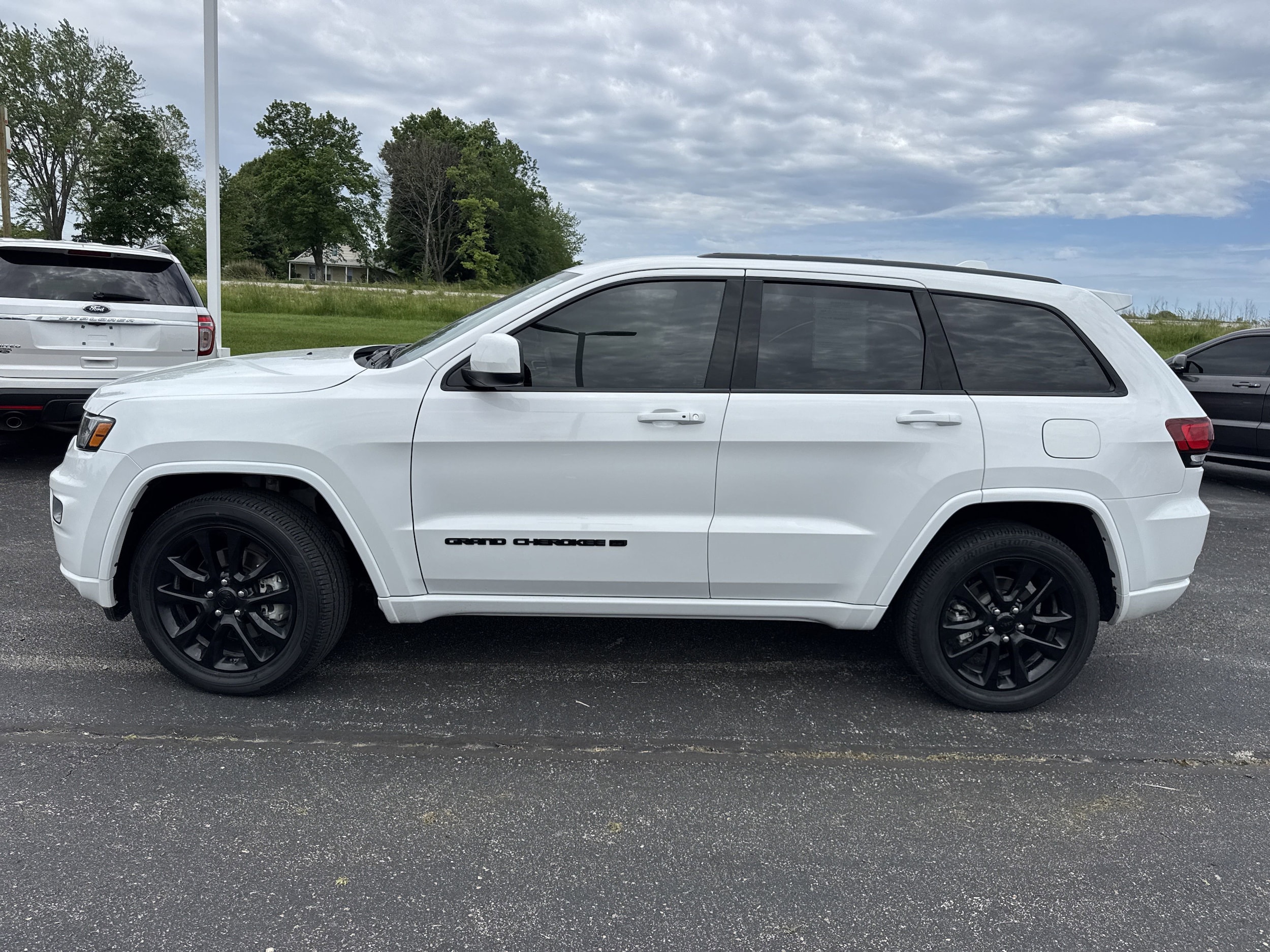 Used 2022 Jeep Grand Cherokee WK Laredo X with VIN 1C4RJFAG5NC142661 for sale in Kansas City