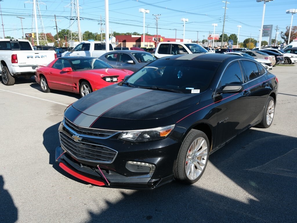 2016 Chevrolet Malibu photo 2
