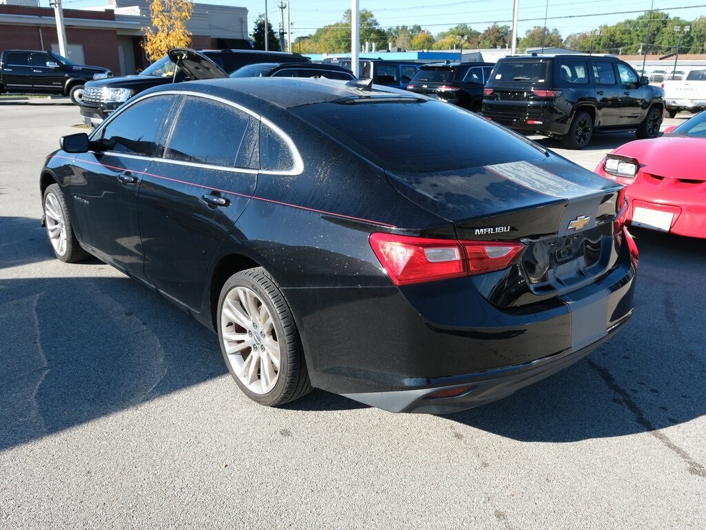 2016 Chevrolet Malibu photo 3