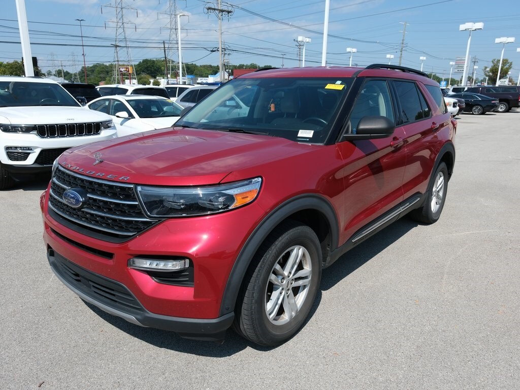 2021 Ford Explorer XLT photo 2