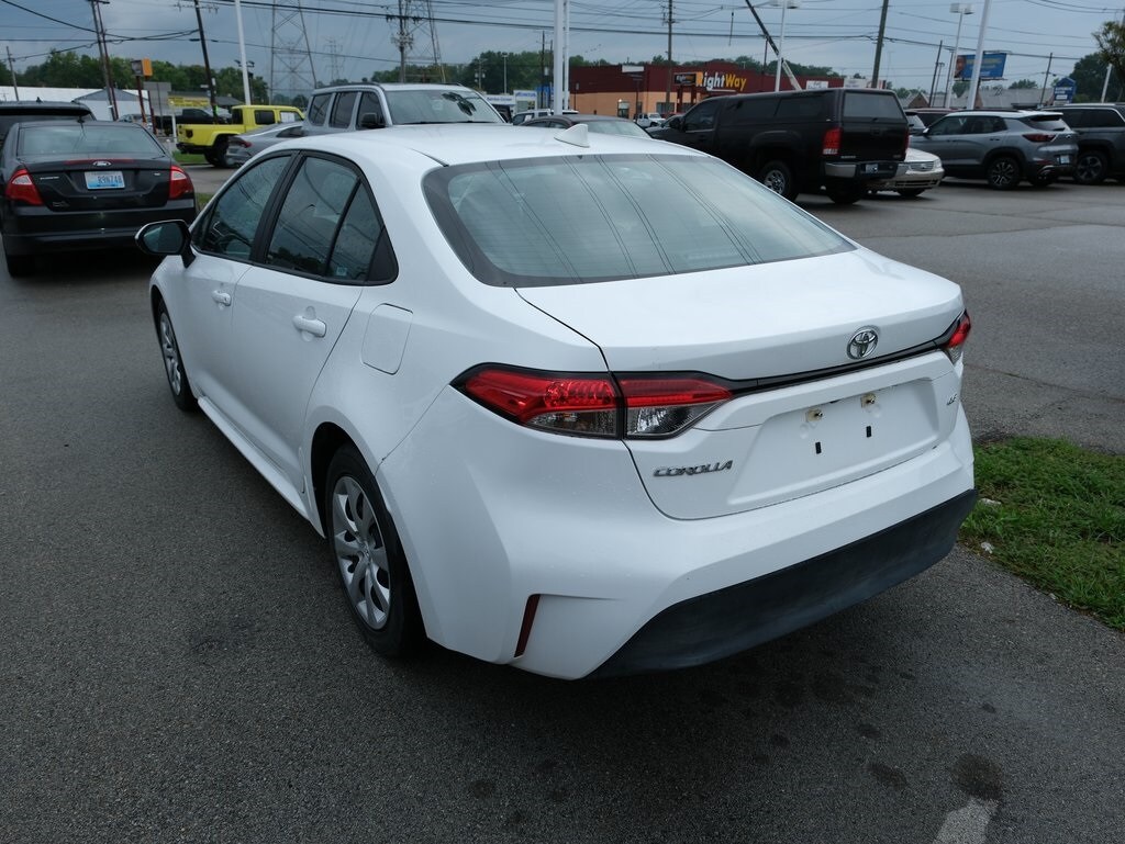 2023 Toyota Corolla LE photo 3
