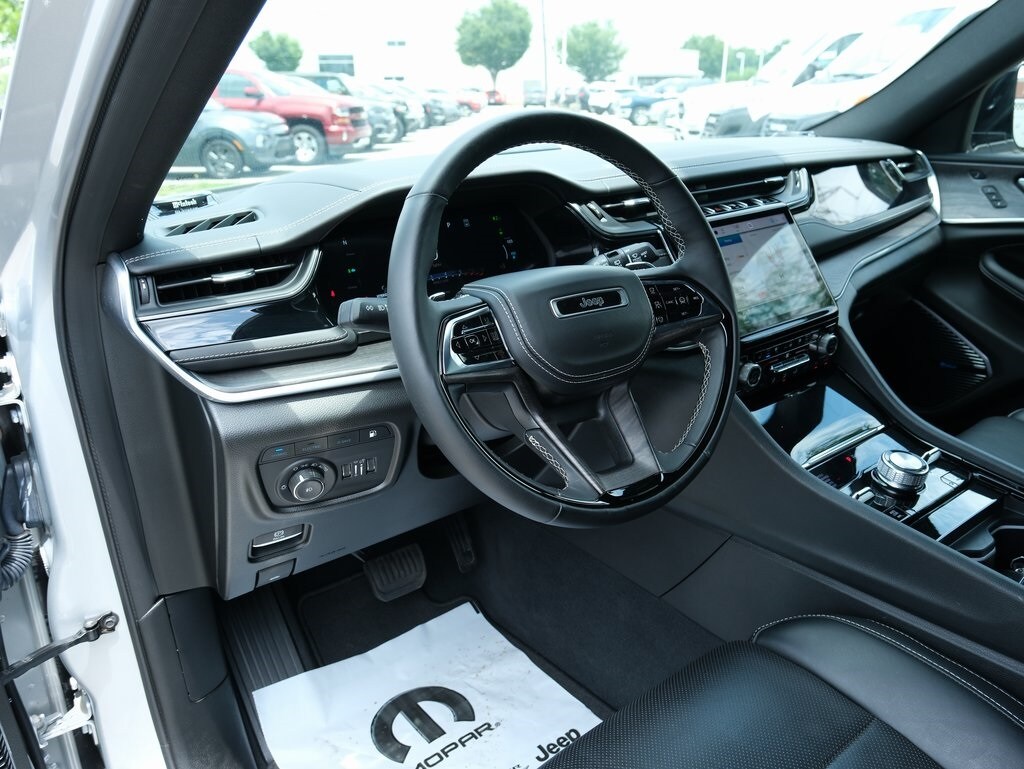 2023 Jeep Cherokee Overland 4xe photo 2