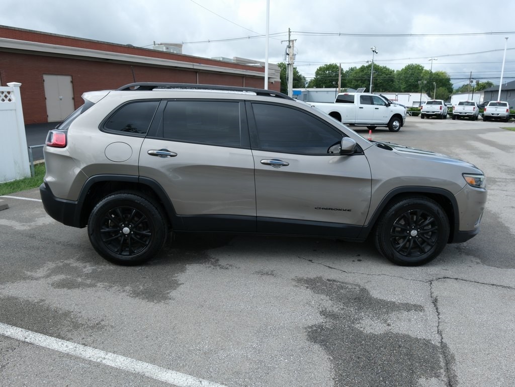 Used 2019 Jeep Cherokee Latitude FWD SUV