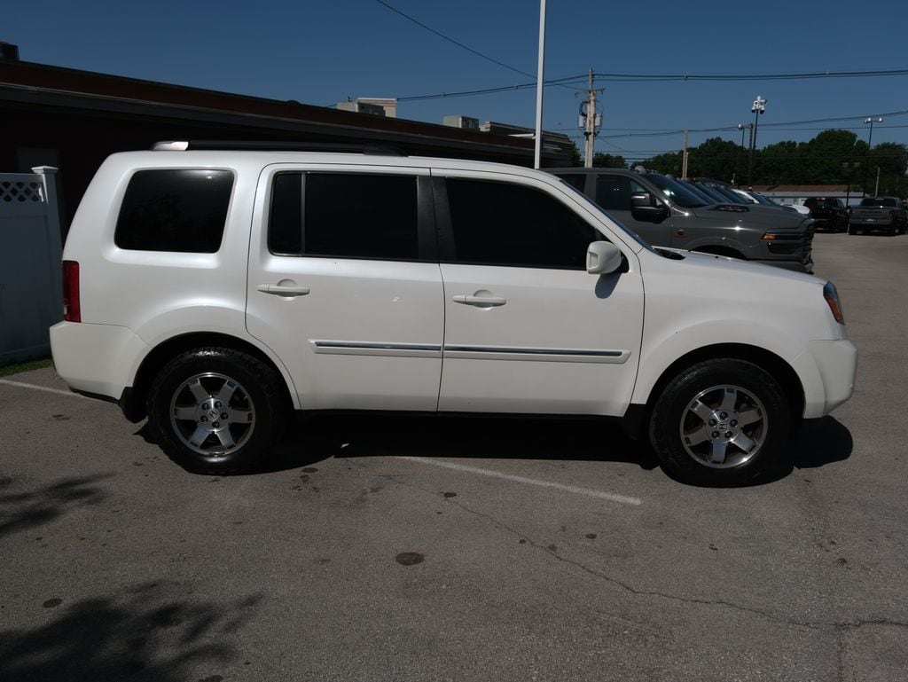 Used 2011 Honda Pilot Touring with VIN 5FNYF4H92BB099971 for sale in Louisville, KY