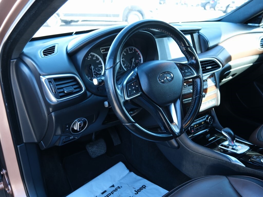 Used 2017 INFINITI QX30 SUV