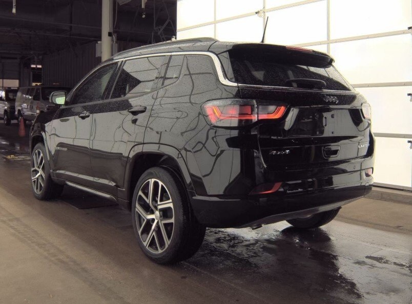 2024 Jeep Compass Limited photo 2