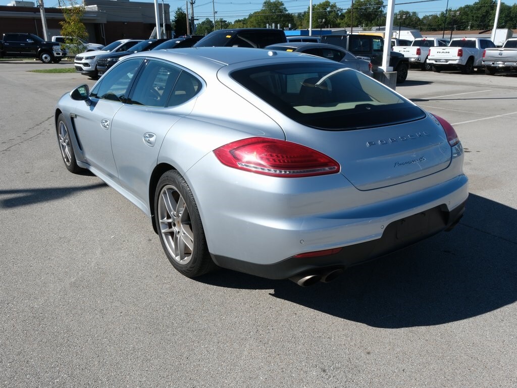 2015 Porsche Panamera 4S photo 3