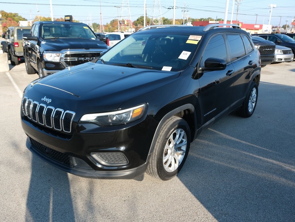 2021 Jeep Cherokee Latitude photo 2